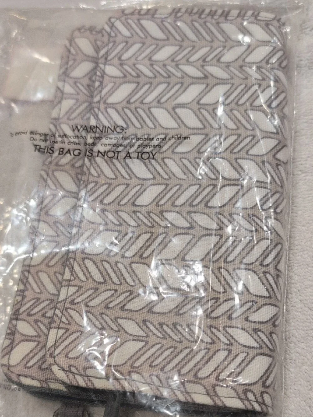 thirty-one Chevron Charm Perfect Cents Wallet - Gray
